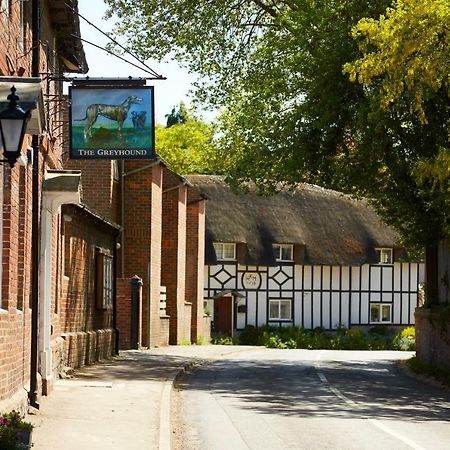 The Greyhound Inn Wantage Exterior photo